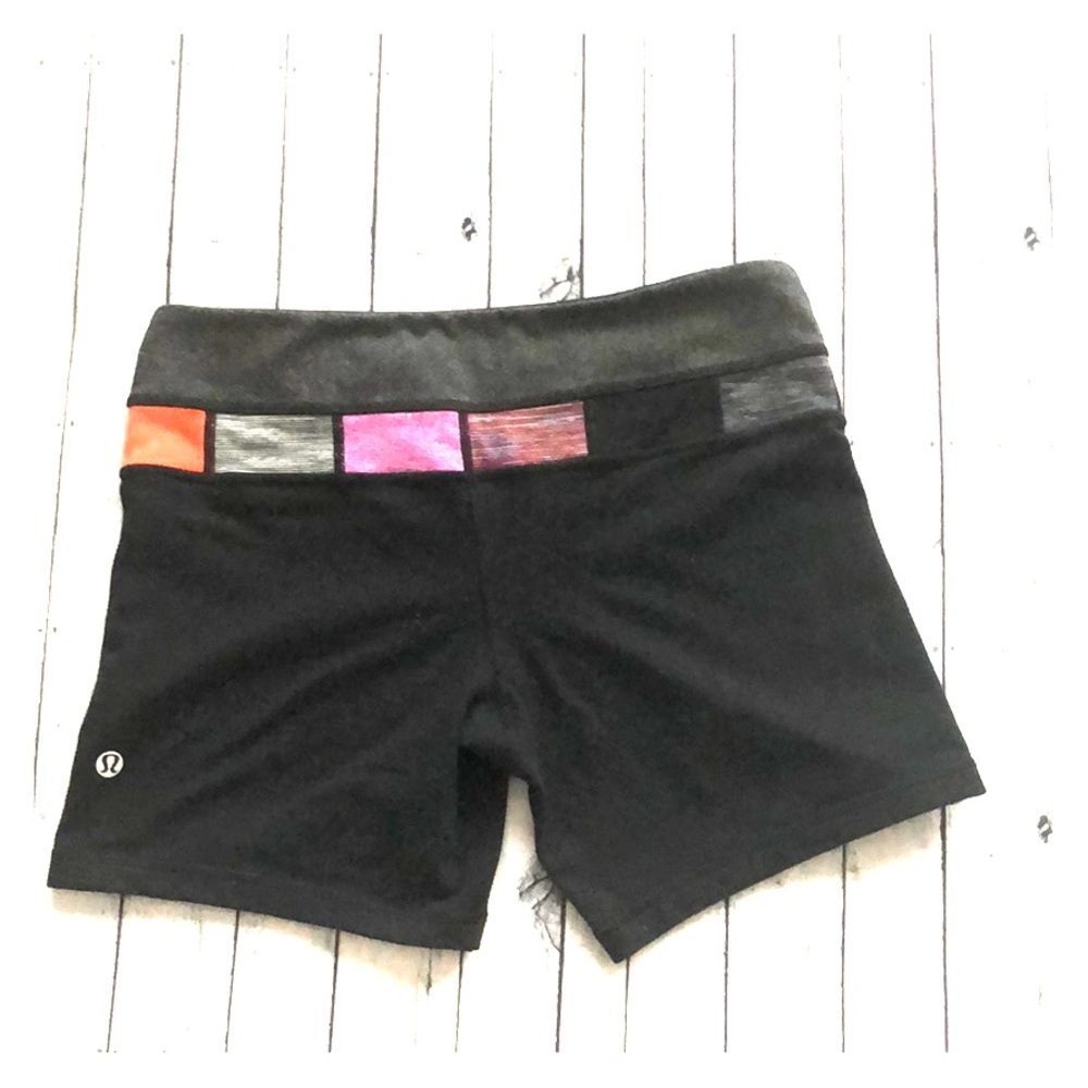 Lululemon Reversible BLACK Boogie Shorts size 6